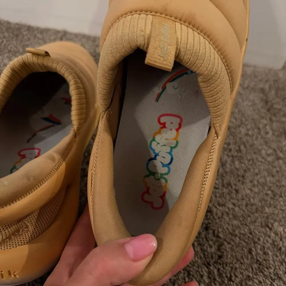 JET-PUFFED X KIZIK Unisex Mars Roamer Toasted Marshmallow Shoes Size M10/W11.5